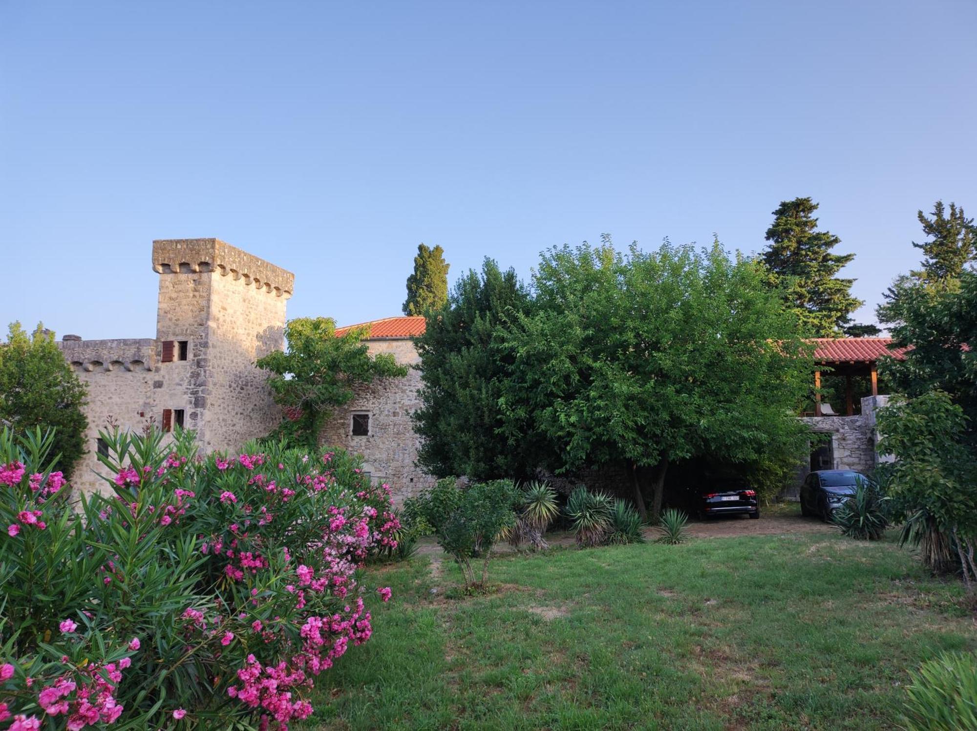 Jankovich Castle Apartment Benkovac Exterior foto
